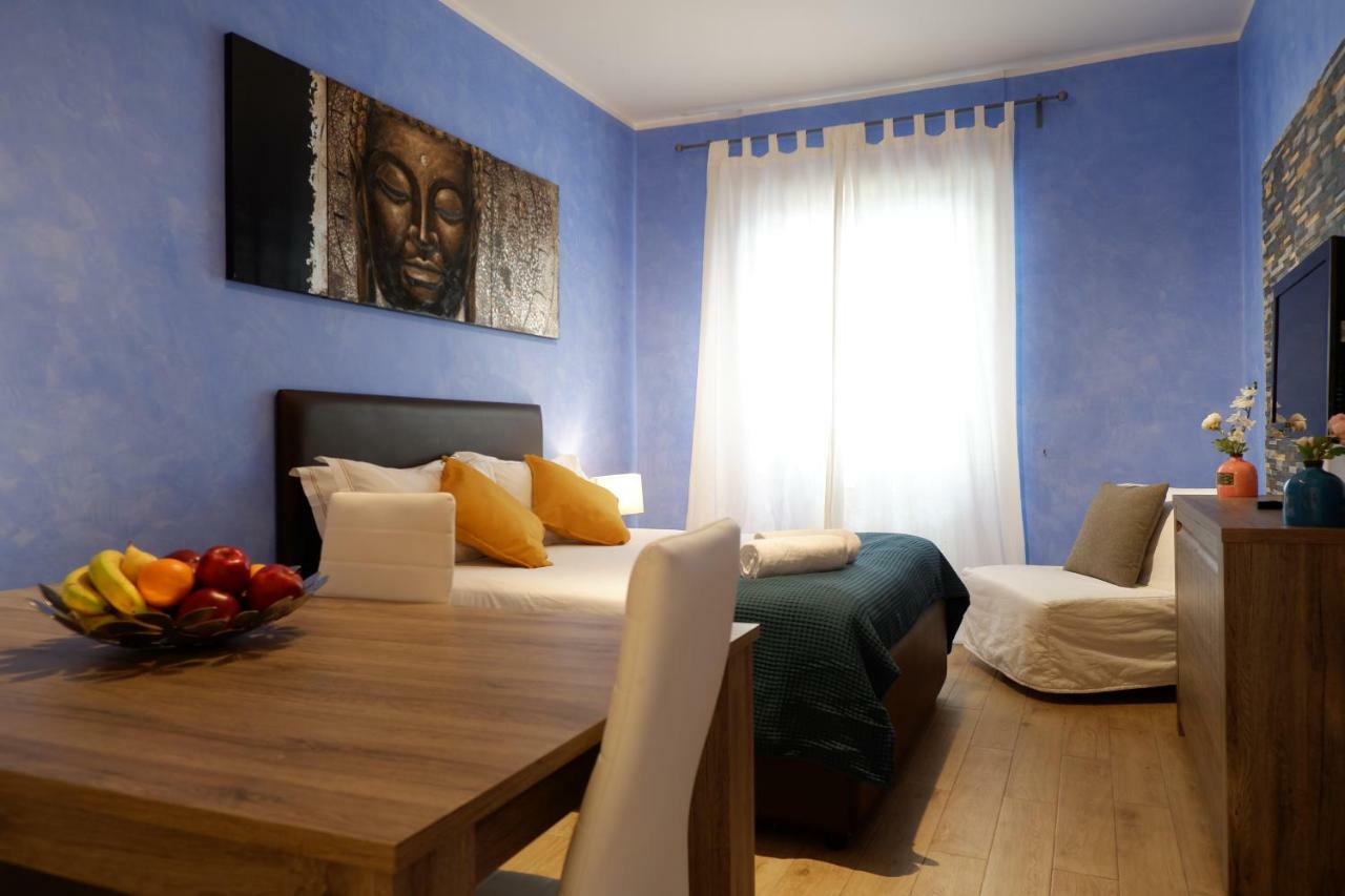 The Blue Strawberry House In San Giovanni Roma Dış mekan fotoğraf